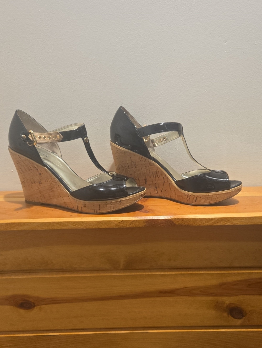 Guess Women's Black T-Strap Cork Wedge Sandals Size 9